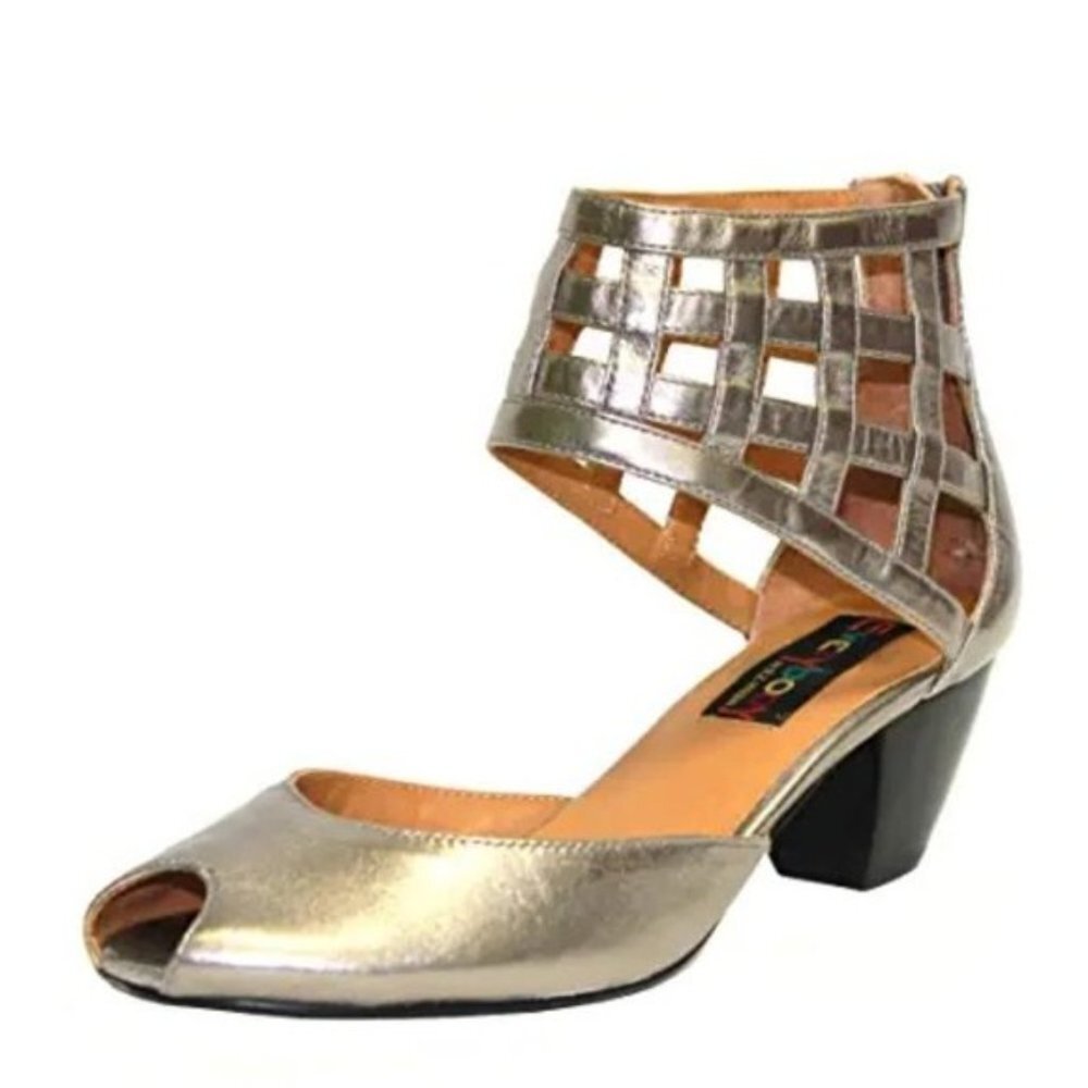 Everybody Women's Grande Caged Sandal